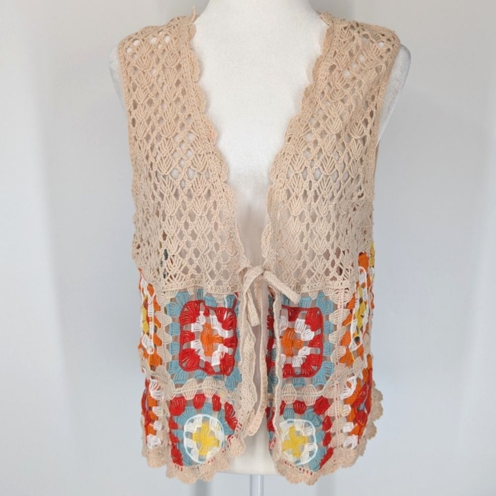 Cato NWOT 14/16 Plus Cream Red Blue Aztec Boho Granny Crochet Front Tie Vest